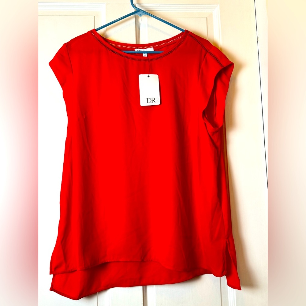 Red DR2 blouse, cute neck details, size XL